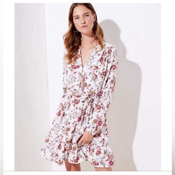 LOFT Dresses & Skirts - Small petite Loft Wildflower Floral Waist Defined V Neck shift Dress Split Neck